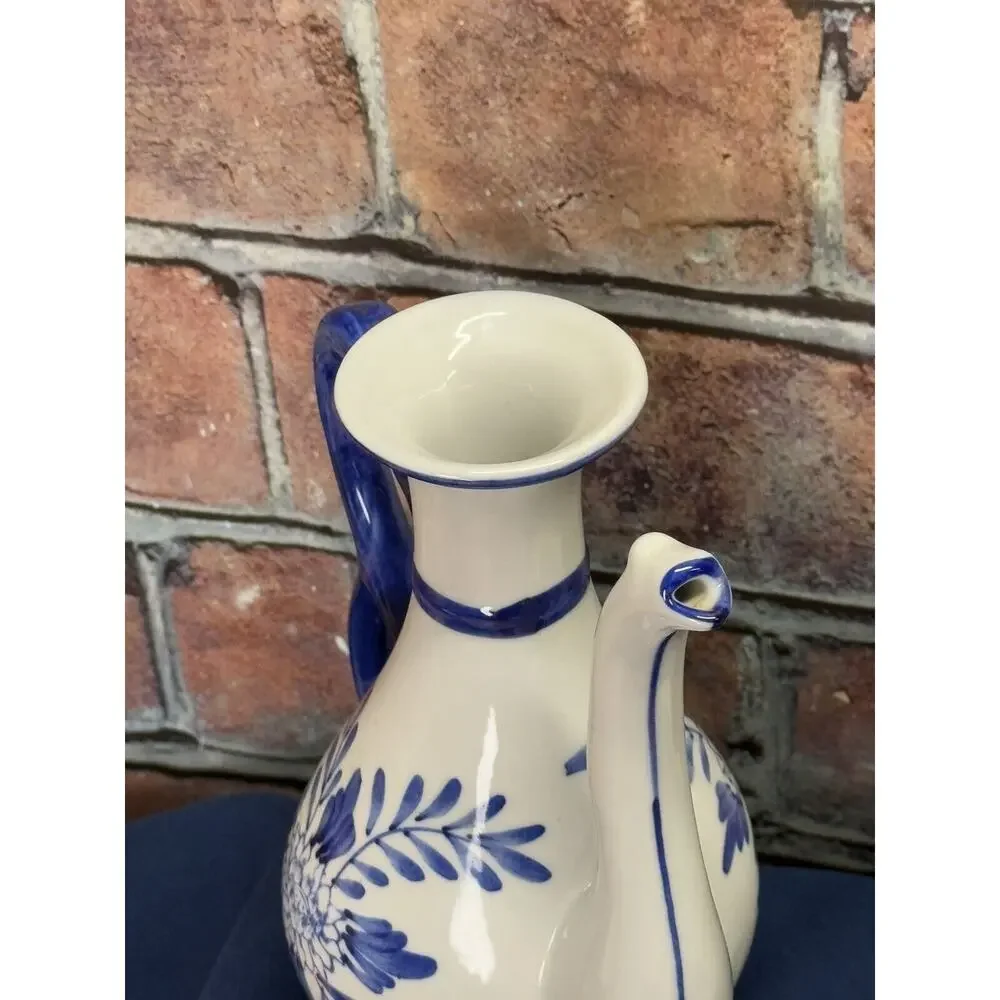 Chinese Vintage 1980s Cobalt Blue White Porcelain Teapot Elegant Long Spout‎